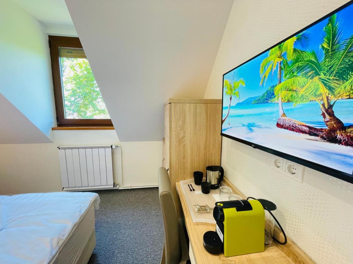 Mikes Deluxe Home Balatonfured Bagian luar foto