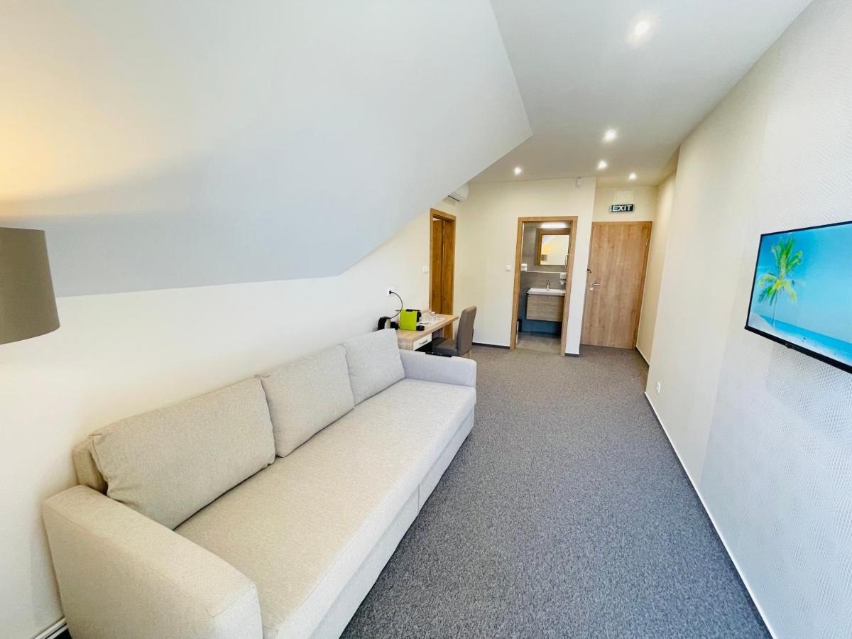 Mikes Deluxe Home Balatonfured Bagian luar foto