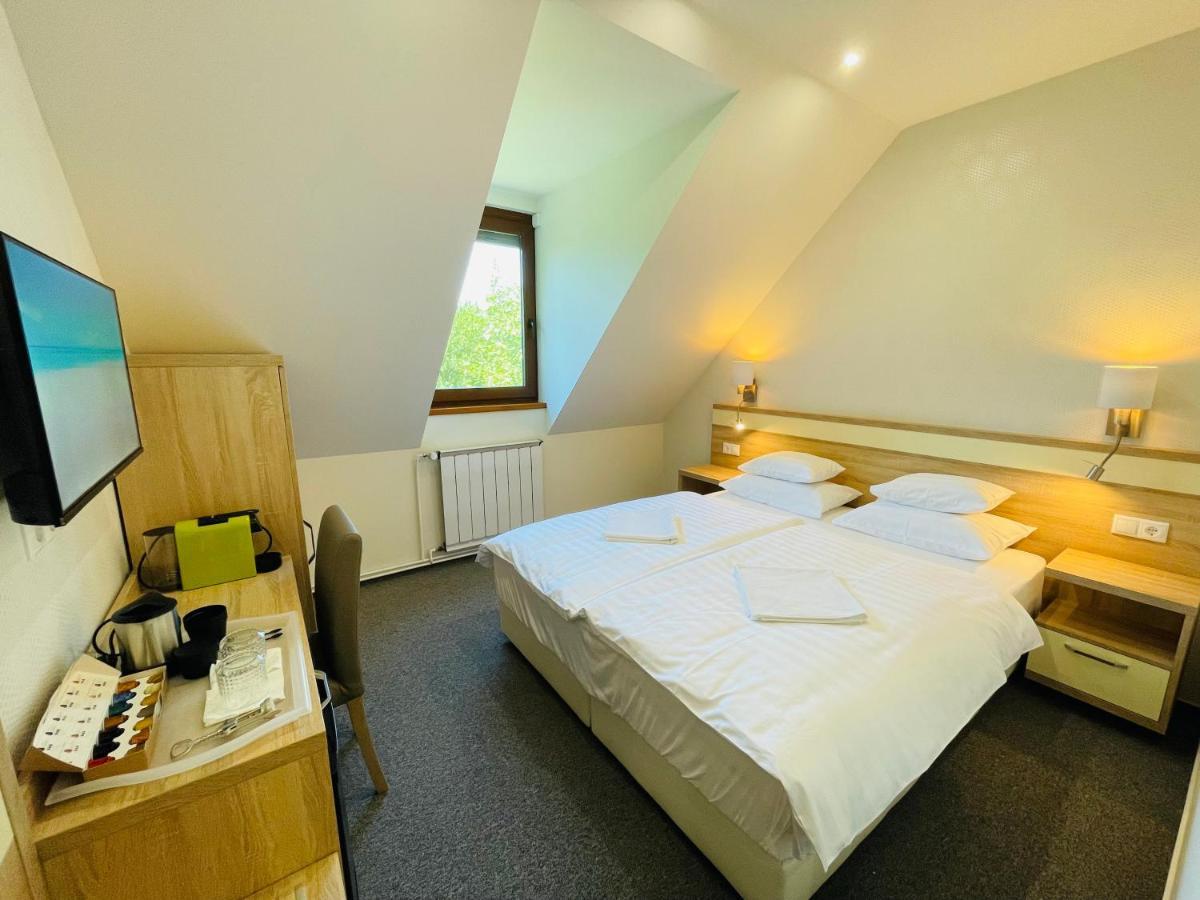 Mikes Deluxe Home Balatonfured Bagian luar foto