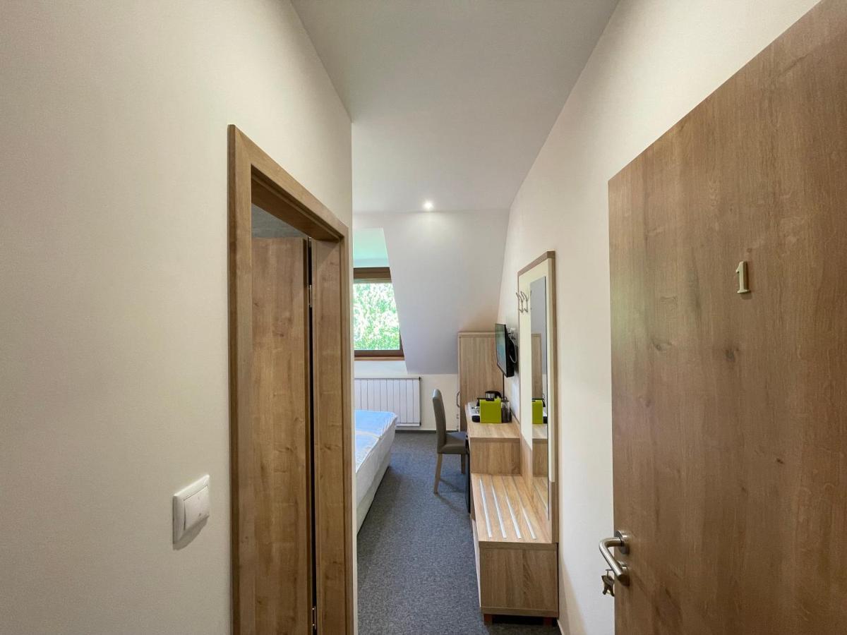 Mikes Deluxe Home Balatonfured Bagian luar foto