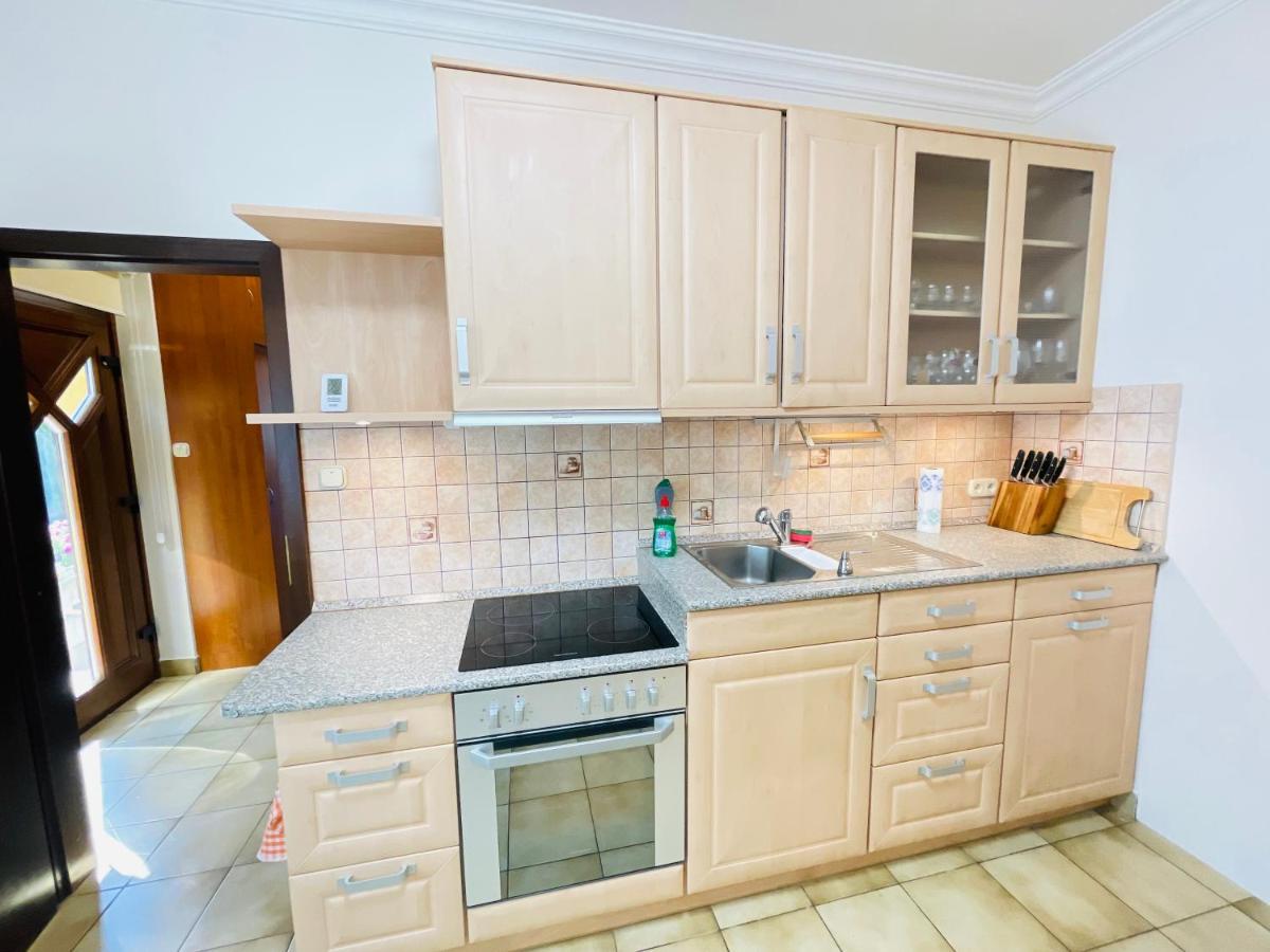 Mikes Deluxe Home Balatonfured Bagian luar foto