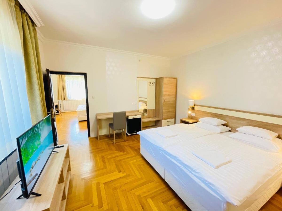 Mikes Deluxe Home Balatonfured Bagian luar foto